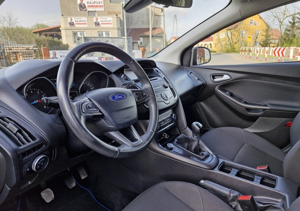 Ford Focus cena 32400 przebieg: 178450, rok produkcji 2015 z Legnica małe 277